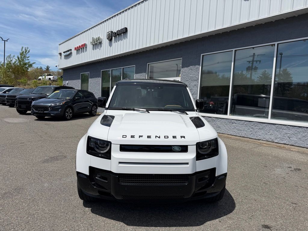2025 Land Rover Defender 130 X-Dynamic SE Orange MA