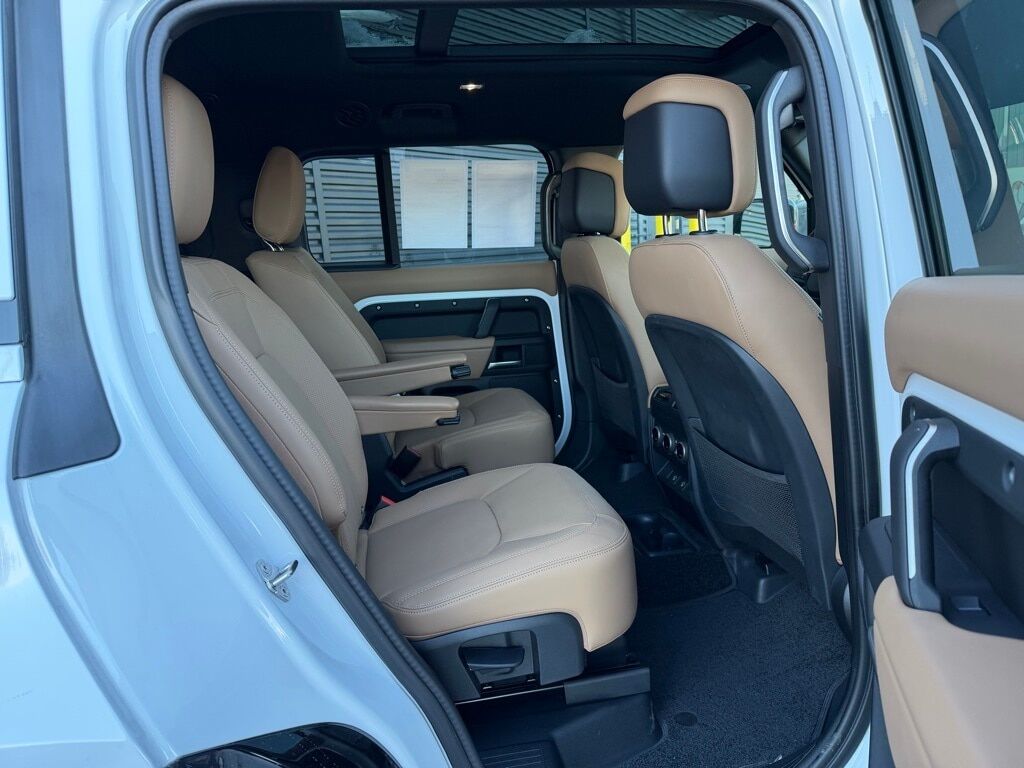 2025 Land Rover Defender 130 X-Dynamic SE Orange MA