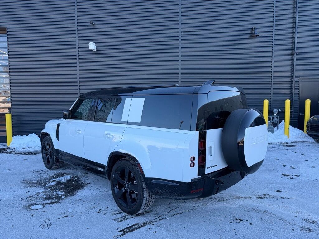 2025 Land Rover Defender 130 X-Dynamic SE Orange MA
