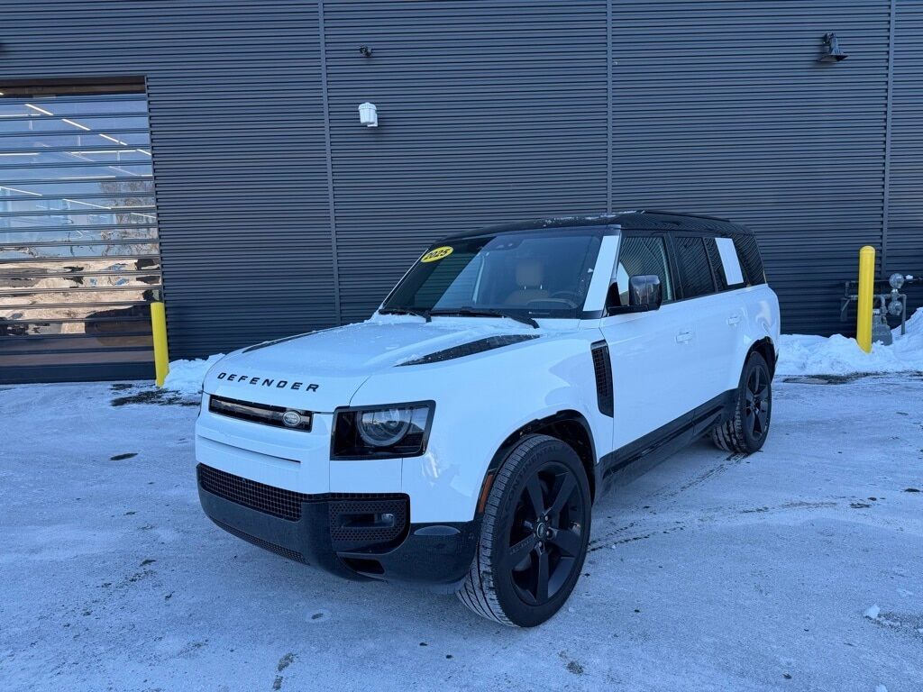 2025 Land Rover Defender 130 X-Dynamic SE