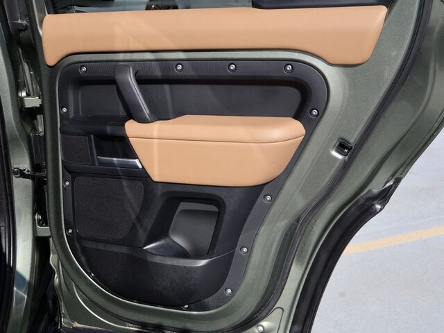 2025 Land Rover Defender 130 X-Dynamic SE Oshkosh WI