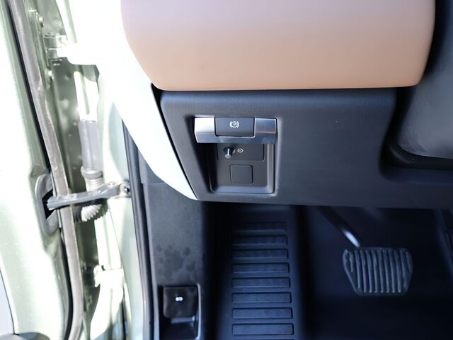 2025 Land Rover Defender 130 X-Dynamic SE Oshkosh WI