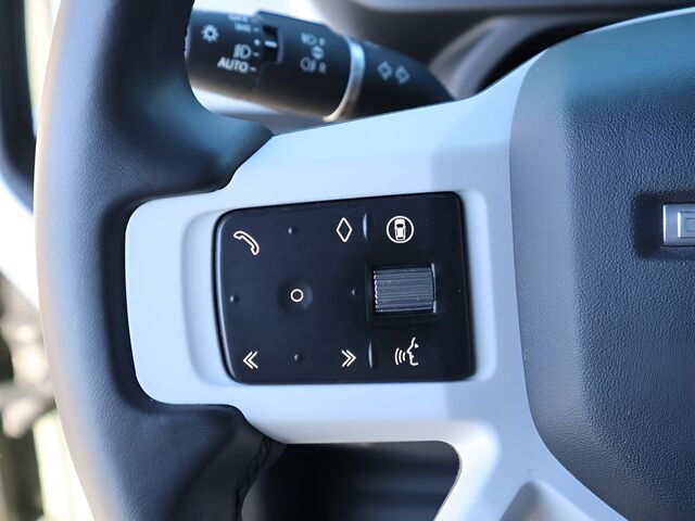 2025 Land Rover Defender 130 X-Dynamic SE Oshkosh WI