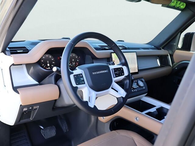 2025 Land Rover Defender 130 X-Dynamic SE Oshkosh WI