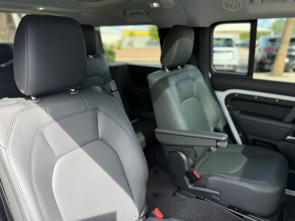 2025 Land Rover Defender 130 X-Dynamic SE Tucson AZ