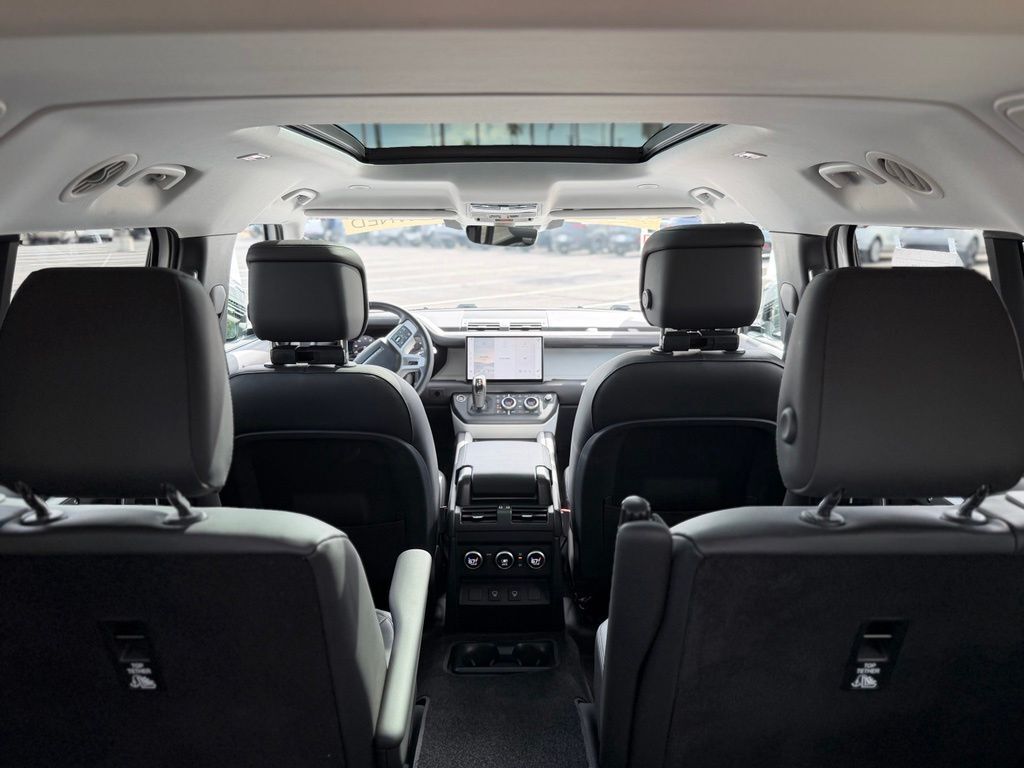 2025 Land Rover Defender 130 X-Dynamic SE Tucson AZ