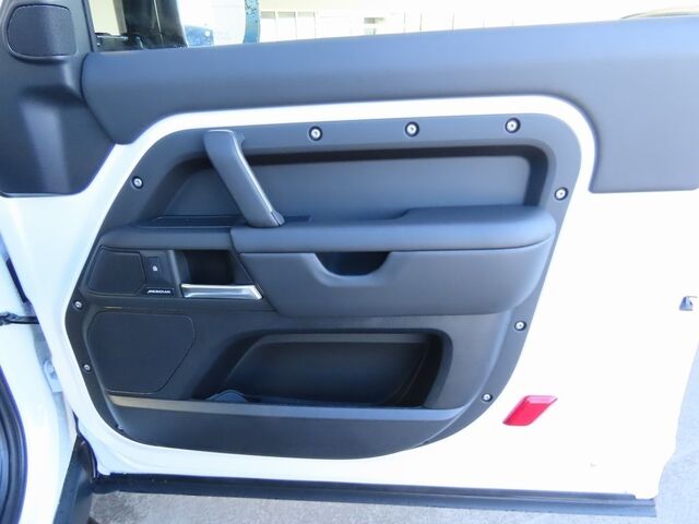 2025 Land Rover Defender 90 S Oshkosh WI 2025 Land Rover Defender 90 S Oshkosh WI