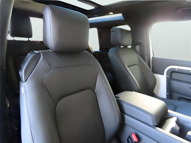 2025 Land Rover Defender 90 S Oshkosh WI 2025 Land Rover Defender 90 S Oshkosh WI