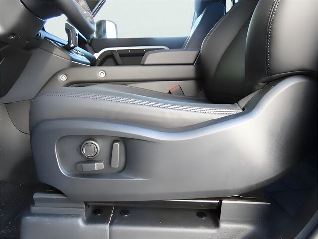 2025 Land Rover Defender 90 S Oshkosh WI 2025 Land Rover Defender 90 S Oshkosh WI