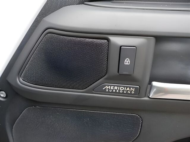 2025 Land Rover Defender 90 X-Dynamic SE Oshkosh WI