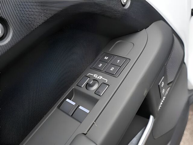 2025 Land Rover Defender 90 X-Dynamic SE Oshkosh WI