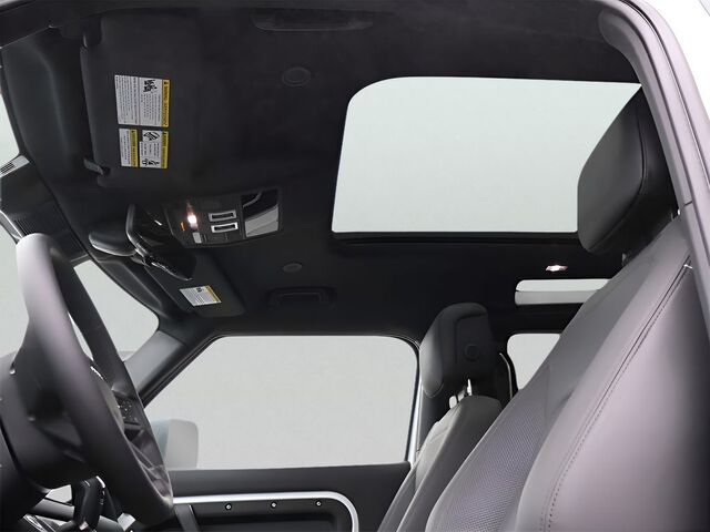 2025 Land Rover Defender 90 X-Dynamic SE Oshkosh WI