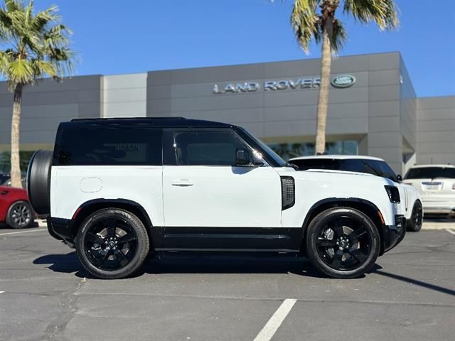 2025 Land Rover Defender 90 X-Dynamic SE