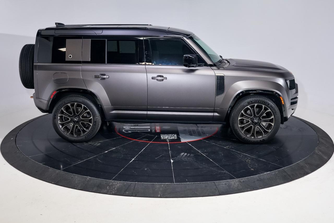 2025 Land Rover Defender OCTA