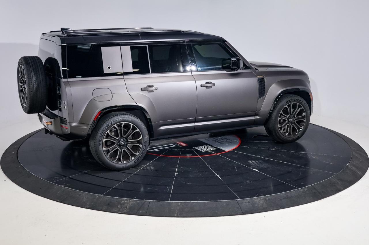 2025 Land Rover Defender OCTA