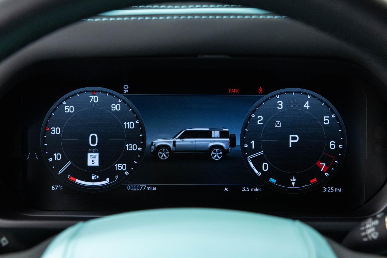 2025 Land Rover Defender V8 - Photo 41