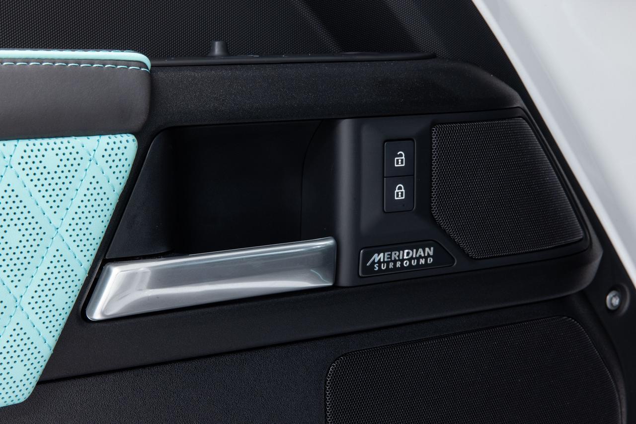 2025 Land Rover Defender V8 - Photo 37