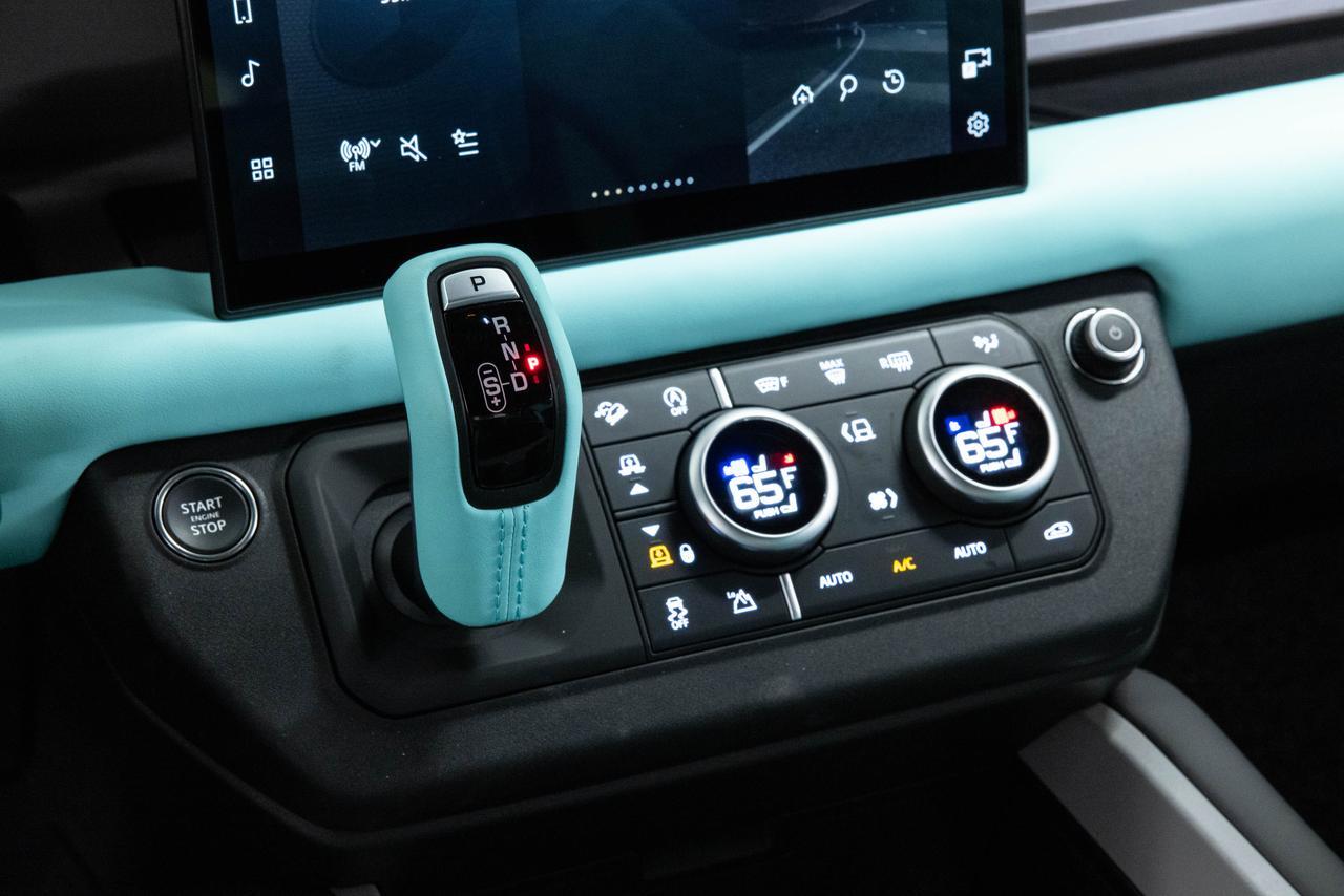 2025 Land Rover Defender V8 - Photo 42
