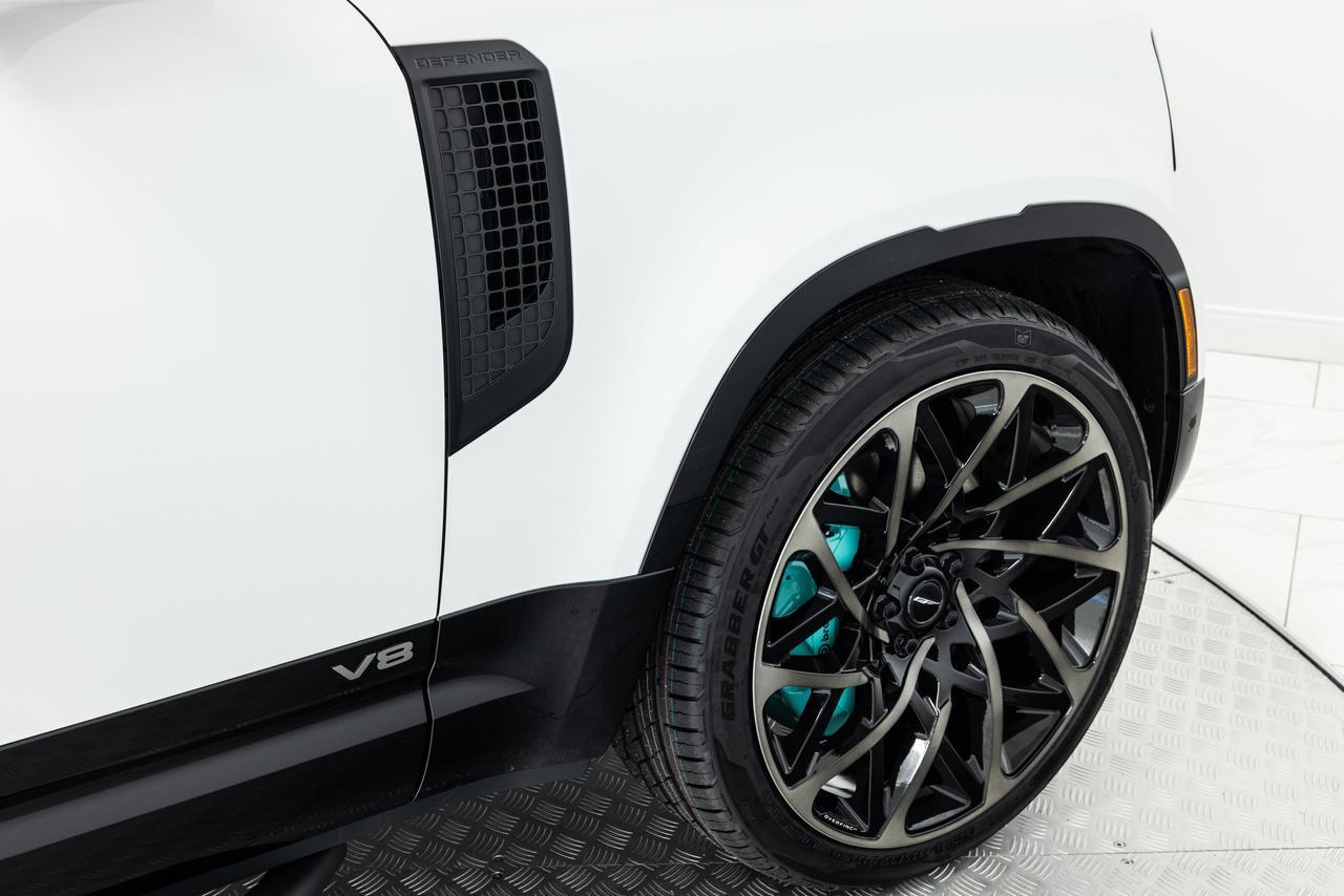 2025 Land Rover Defender V8 - Photo 22