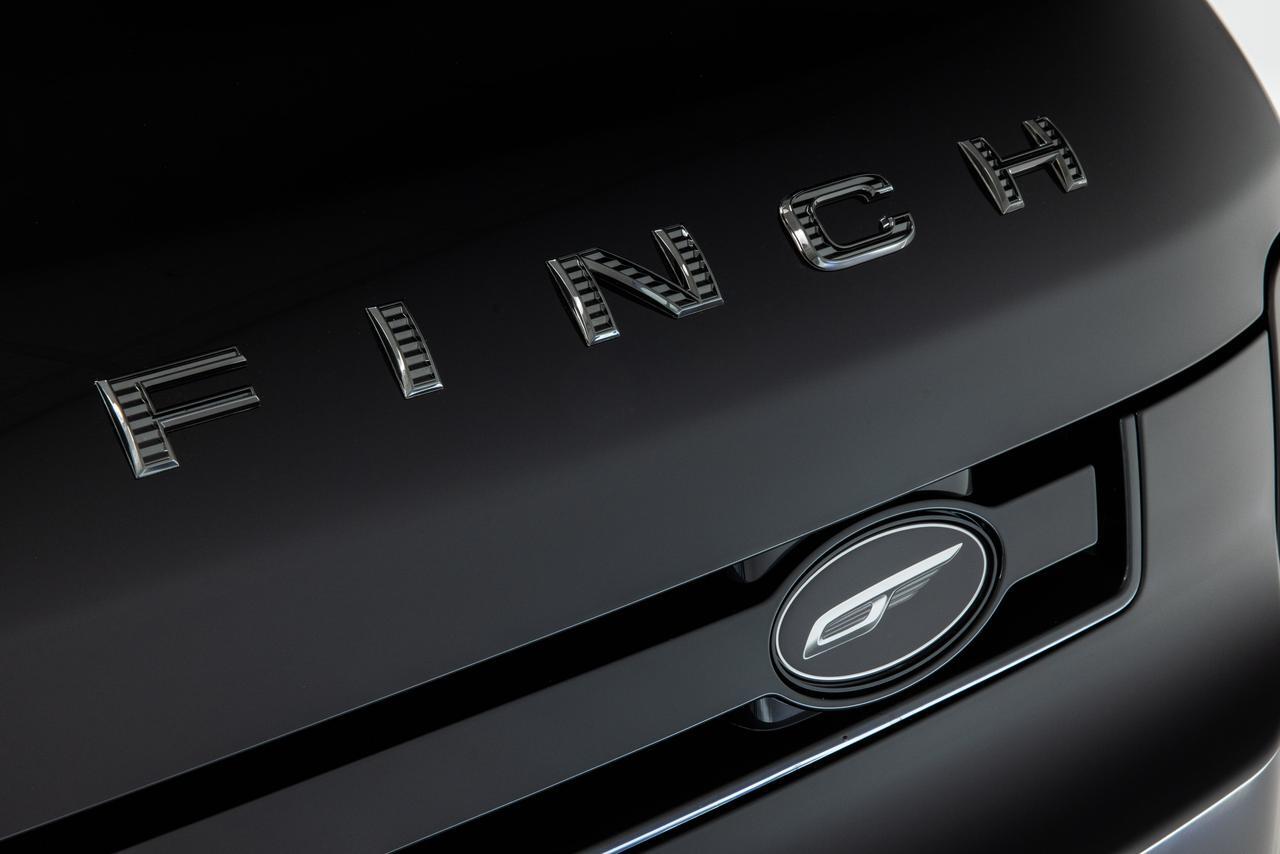 2025 Land Rover Defender V8 - Photo 14