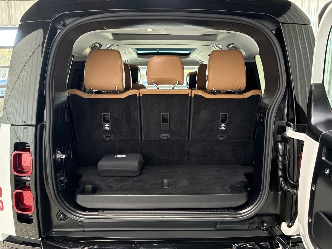 2025 Land Rover Defender X-Dynamic SE, Heat & Cool 2nd Row Captain Chairs, Cold Climate P Houston TX