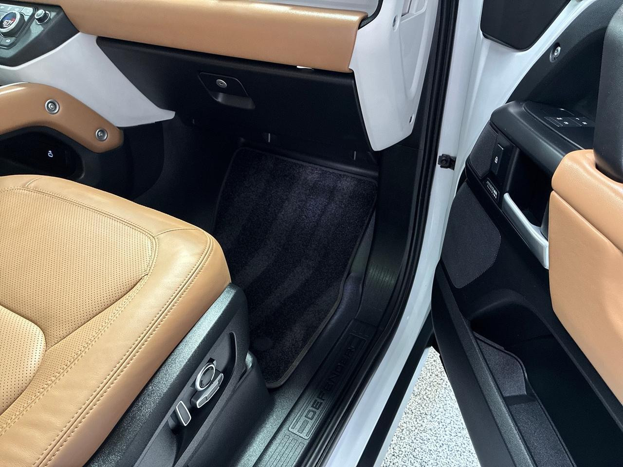 2025 Land Rover Defender X-Dynamic SE, Heat & Cool 2nd Row Captain Chairs, Cold Climate P Houston TX