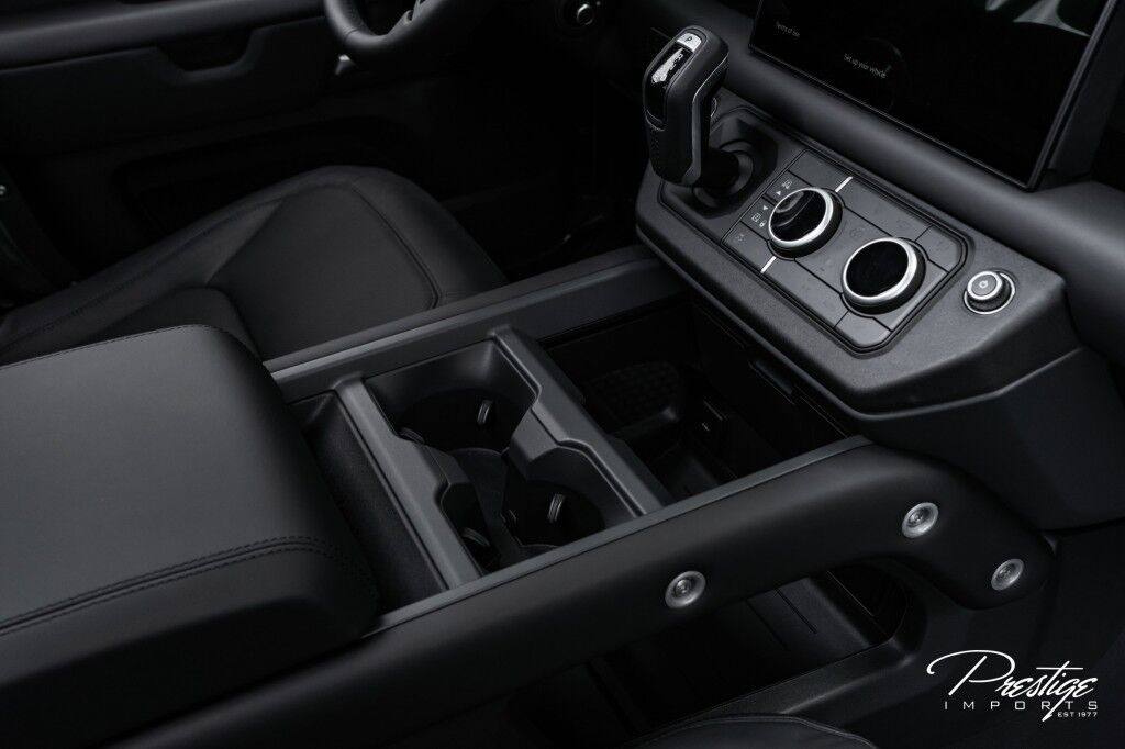 2025 Land Rover Defender X-Dynamic SE North Miami Beach FL