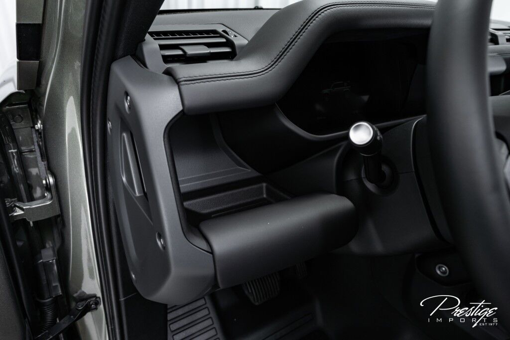 2025 Land Rover Defender X-Dynamic SE North Miami Beach FL
