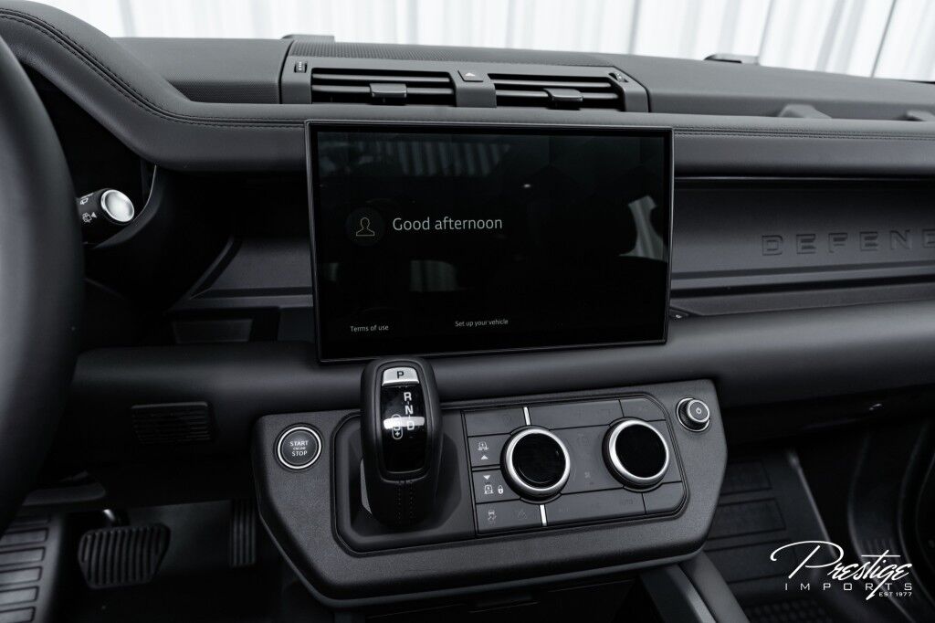 2025 Land Rover Defender X-Dynamic SE North Miami Beach FL