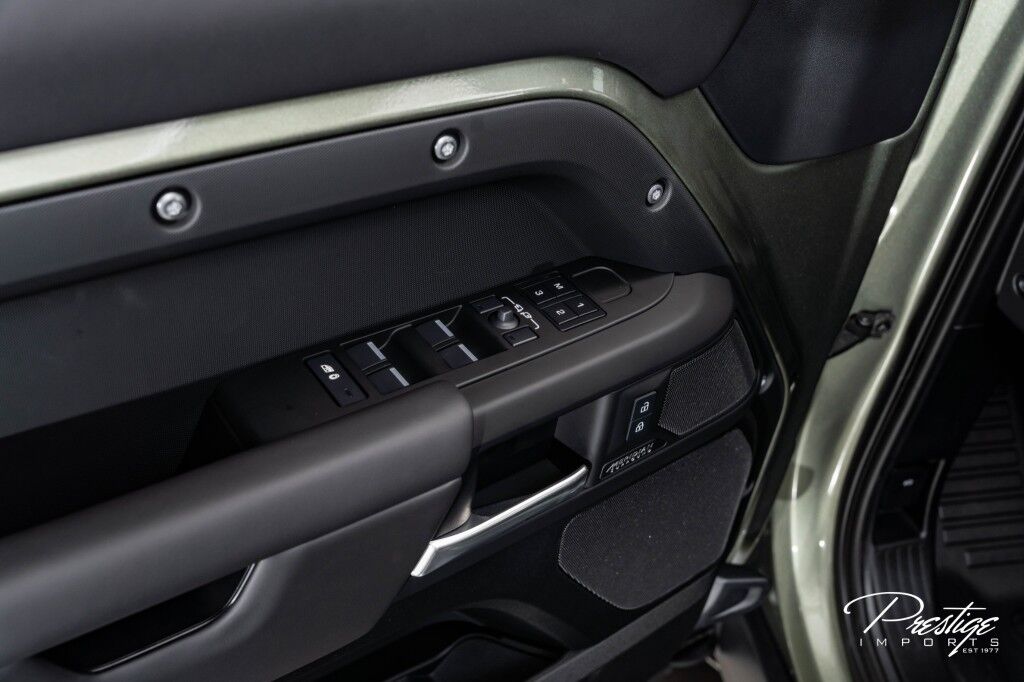 2025 Land Rover Defender X-Dynamic SE North Miami Beach FL