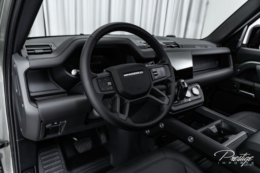 2025 Land Rover Defender X-Dynamic SE North Miami Beach FL