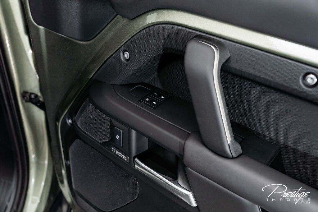 2025 Land Rover Defender X-Dynamic SE North Miami Beach FL