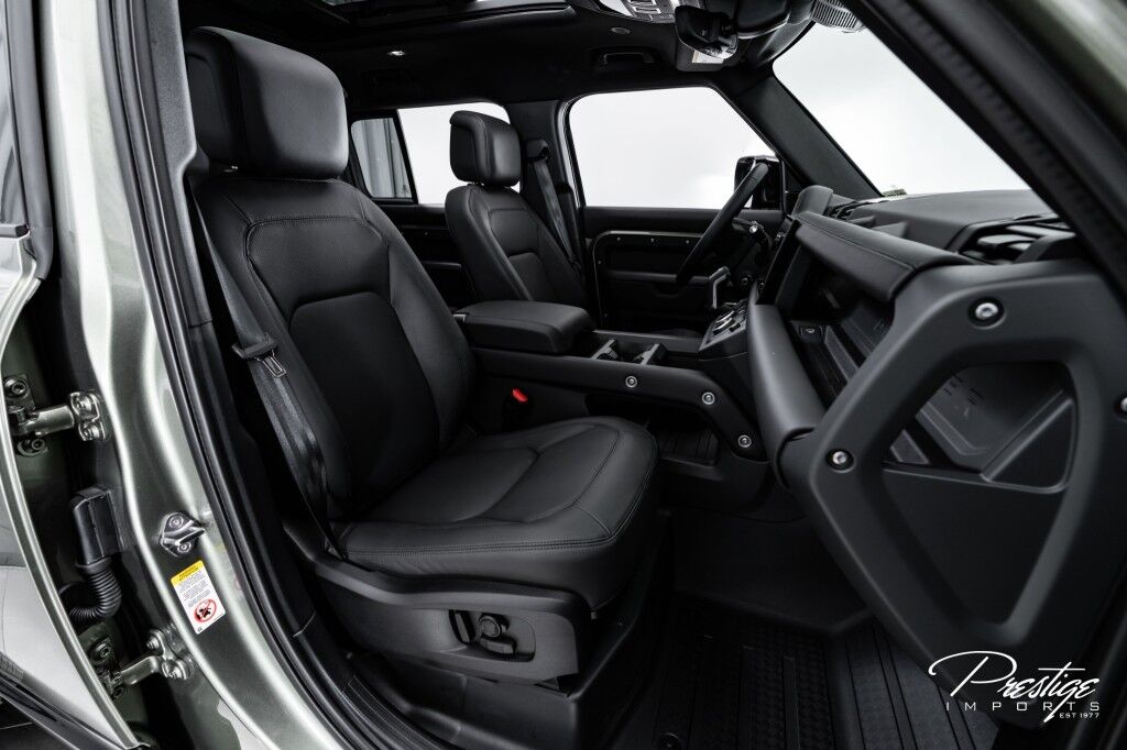 2025 Land Rover Defender X-Dynamic SE North Miami Beach FL