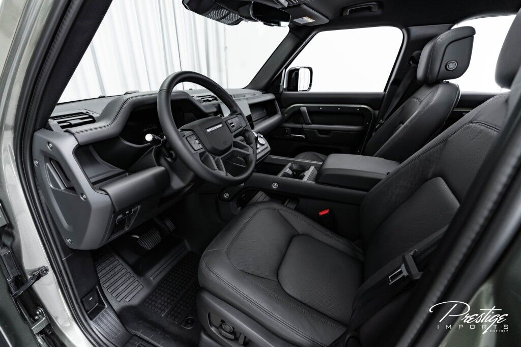 2025 Land Rover Defender X-Dynamic SE North Miami Beach FL