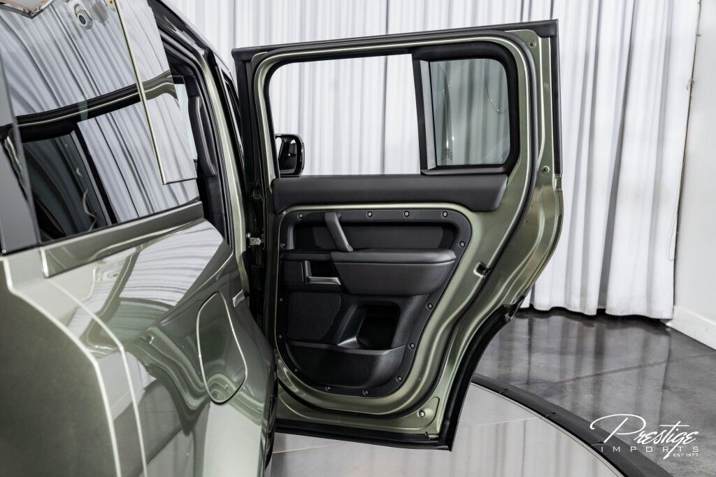 2025 Land Rover Defender X-Dynamic SE North Miami Beach FL