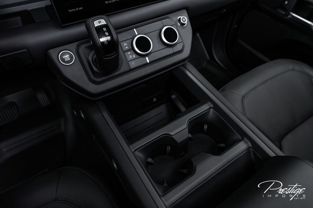 2025 Land Rover Defender X-Dynamic SE North Miami Beach FL