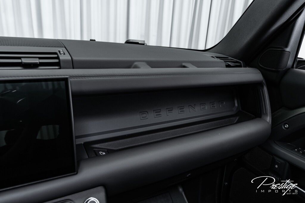 2025 Land Rover Defender X-Dynamic SE North Miami Beach FL