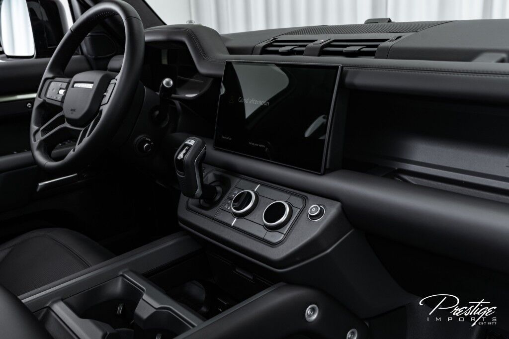 2025 Land Rover Defender X-Dynamic SE North Miami Beach FL