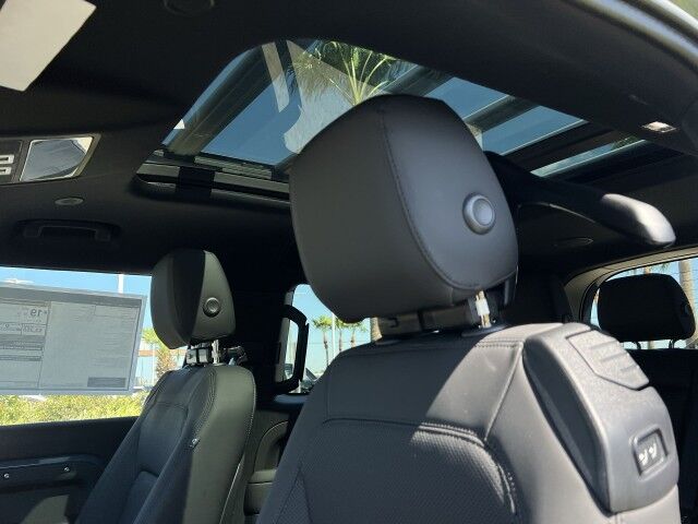 2025 Land Rover Defender X-Dynamic SE San Juan TX