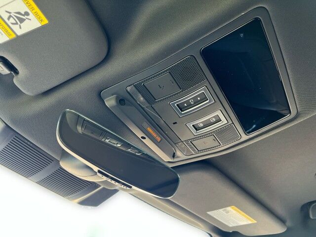 2025 Land Rover Defender X-Dynamic SE San Juan TX