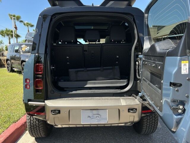 2025 Land Rover Defender X-Dynamic SE San Juan TX