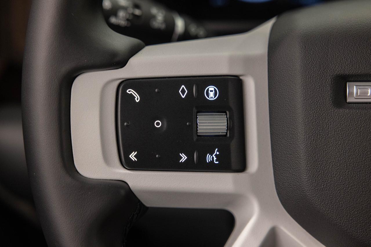 2025 Land Rover Defender X-Dynamic SE Danville VA