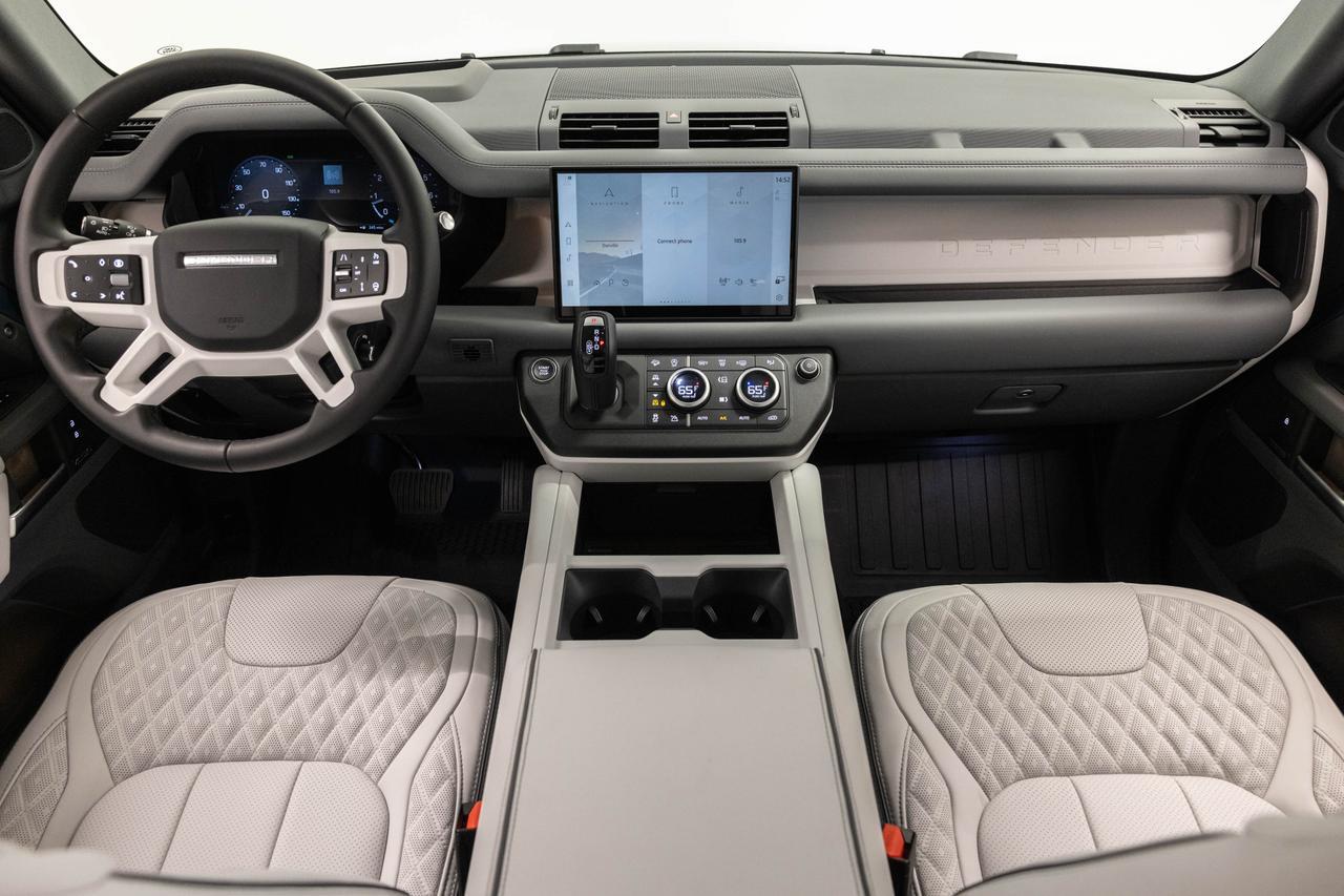 2025 Land Rover Defender X-Dynamic SE Danville VA