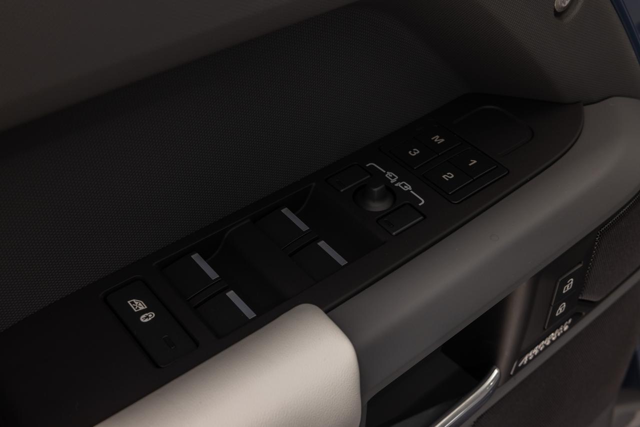 2025 Land Rover Defender X-Dynamic SE Danville VA