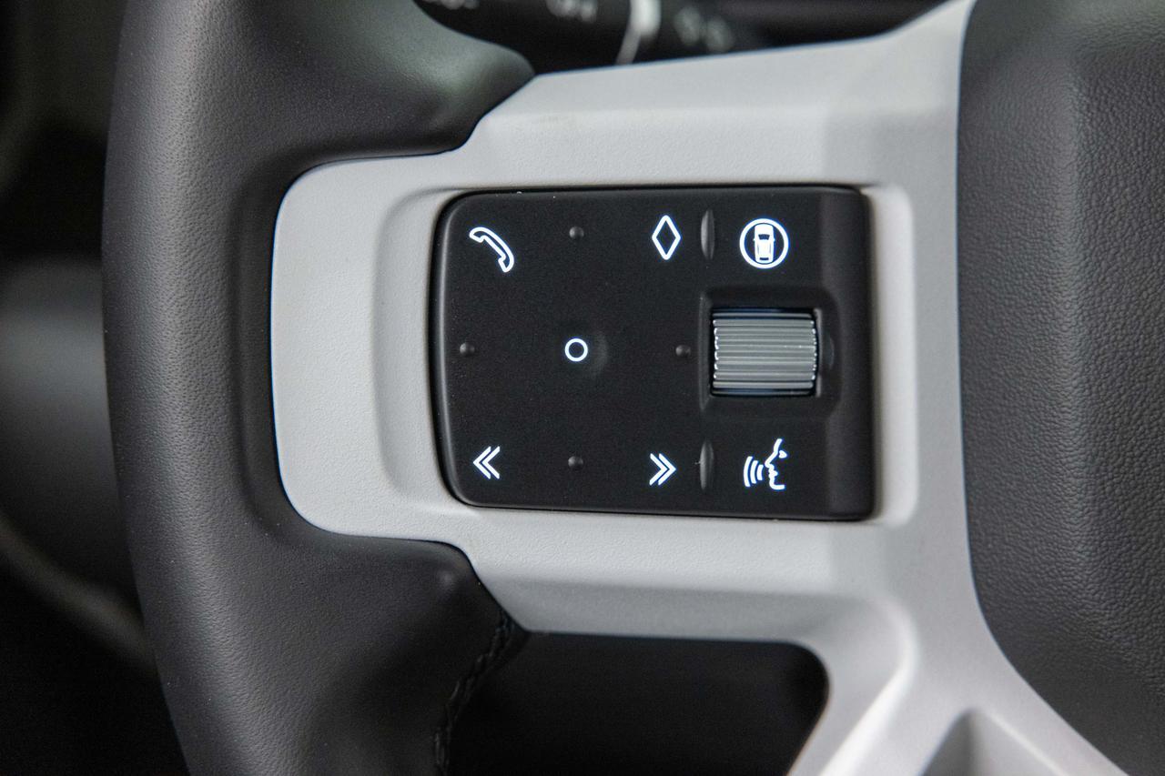 2025 Land Rover Defender X-Dynamic SE Danville VA