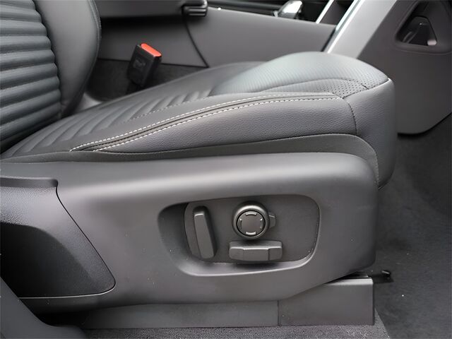 2025 Land Rover Discovery Dynamic SE Oshkosh WI