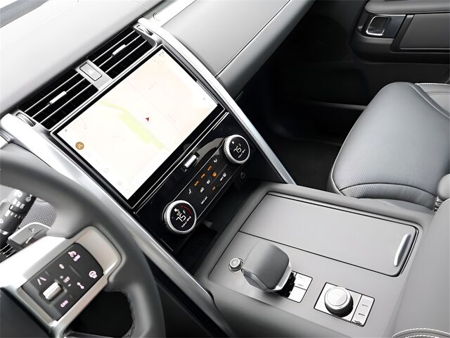 2025 Land Rover Discovery Dynamic SE Oshkosh WI