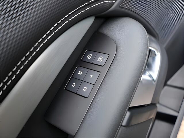 2025 Land Rover Discovery Dynamic SE Oshkosh WI