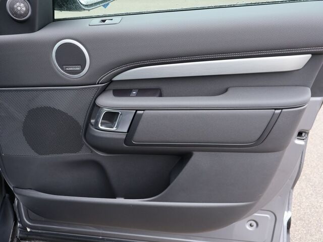 2025 Land Rover Discovery Dynamic SE Oshkosh WI