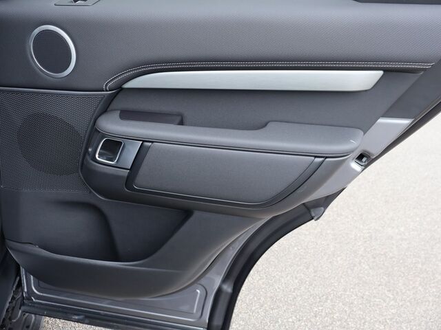 2025 Land Rover Discovery Dynamic SE Oshkosh WI